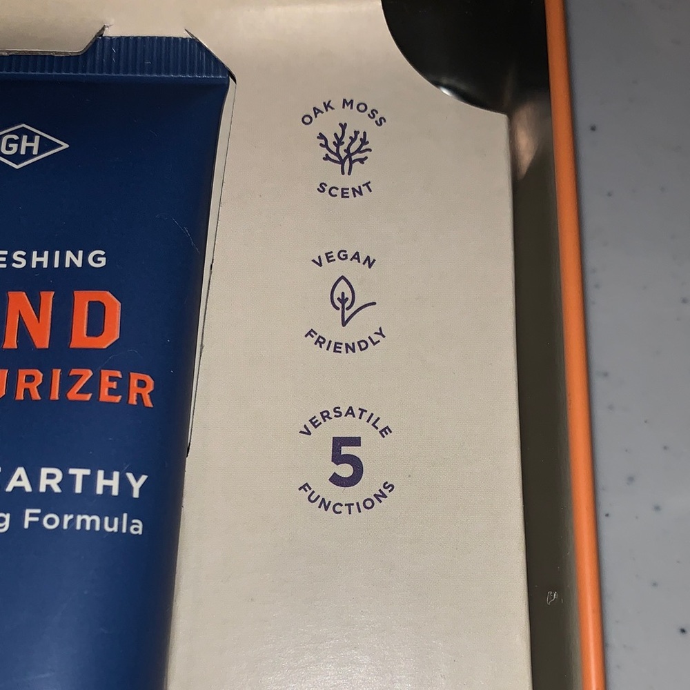 NEW-IN GOOD HANDS KIT Moisturizer Kit - FOR MEN - Picture 6 of 6